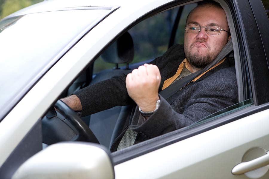 Here are some tips on how to safely handle road rage.